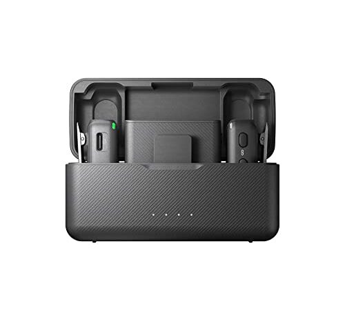 【国内正規品】 DJI Mic (FCC) 黒 ワイヤレスマイク スマホ外付けマイク ピンマイク ワイヤレス デュアルチャンネル録音 無指向性オーディオ録音 高品質オーディオ 内蔵タッチ画面 内蔵ストレージ 収納充電ケース付き 250m伝送距離 スマホ/カメラ/PC/タブレット/レコーダーなどに対応