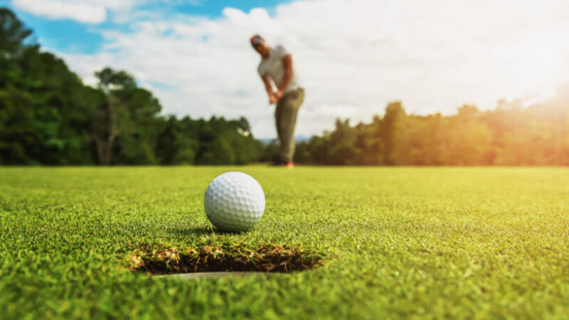 スイングを超えた集中力でゲームを向上させる: 沖縄のゴルフに対するマインドフルなアプローチからの教訓